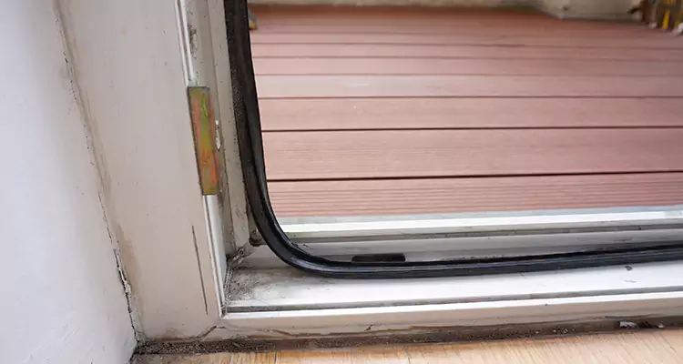Why Choose Us for Leaking Sliding Glass Door Repair in Lake Magdalene, FL?