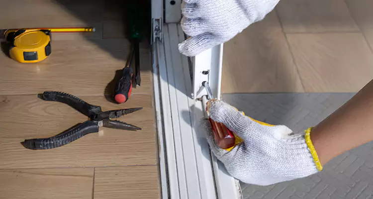 Screen Door Wheel Replacement in Lake Magdalene, FL
