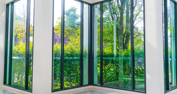Emergency Balcony Door Glass Repair in Lake Magdalene, FL