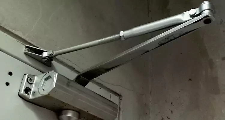 Door Closer Parallel Arm Installation in Lake Magdalene, FL
