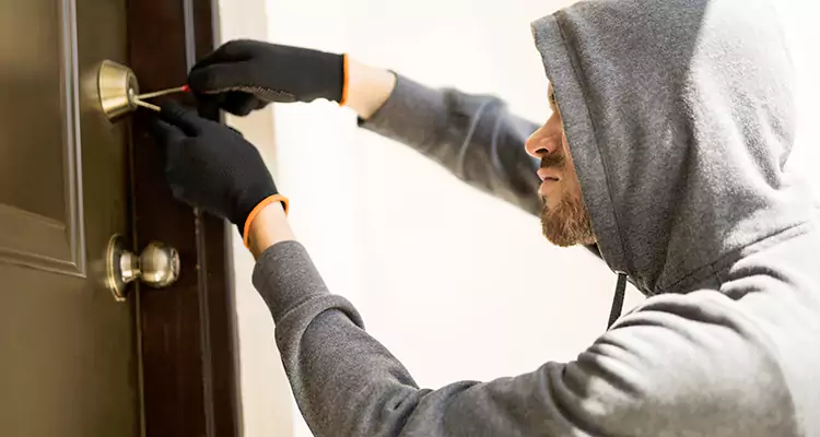 Emergency Motel Lock Repairs—Available 24/7 in Lake Magdalene, FL