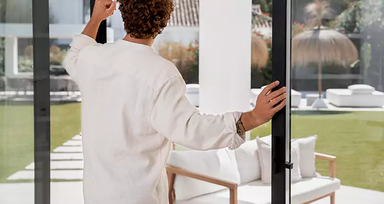 Sliding Screen Door Maintenance for Closing Issues in Lake Magdalene, FL